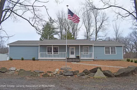 4961 W Lovejoy Rd, Byron, MI 48418