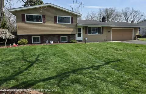 2731 Prairie Dr, Adrian, MI 49221