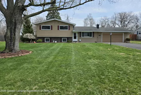 2731 Prairie Dr, Adrian, MI 49221