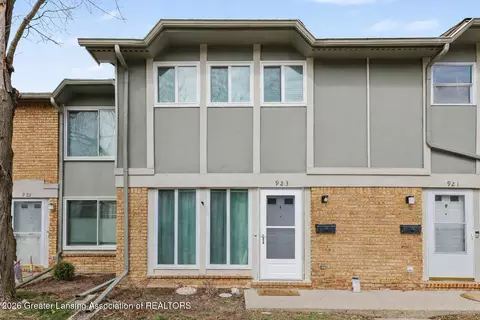 923 Trafalger Ln, East Lansing, MI 48823