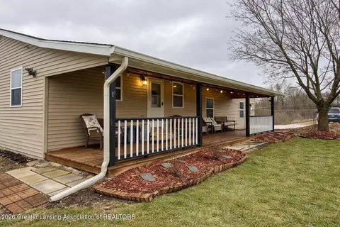 4215 N Smith Rd, Dimondale, MI 48821 photo 1