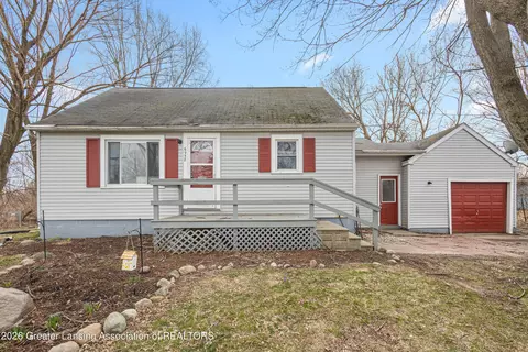 6958 Williams Rd, Lansing, MI 48911