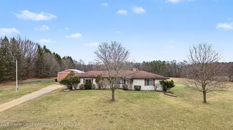 9055 Randolph Rd, Munith, MI 49259