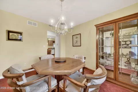 Dining - 2183 N Burning Tree Cir, Owosso, MI 48867 photo 2 of 2
