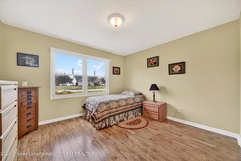 Bedroom - 2183 N Burning Tree Cir, Owosso, MI 48867 photo 3 of 4