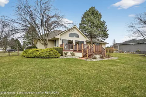 Exterior - 2183 N Burning Tree Cir, Owosso, MI 48867 photo 4 of 6