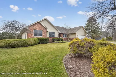 2183 N Burning Tree Cir, Owosso, MI 48867