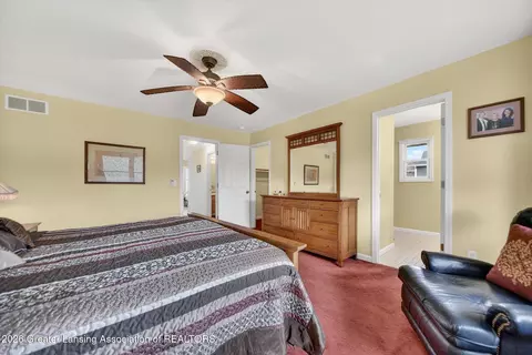 Bedroom - 2183 N Burning Tree Cir, Owosso, MI 48867 photo 1 of 4
