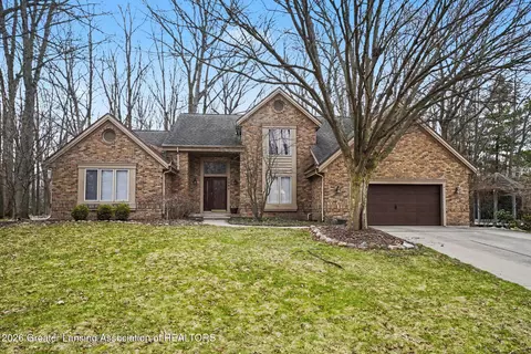 1290 Shortwood Cir, Okemos, MI 48864