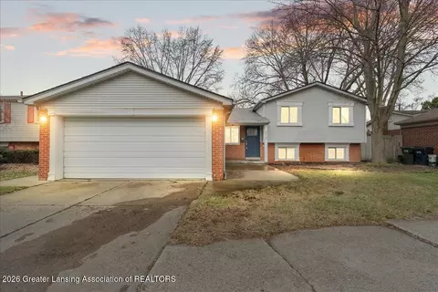 38539 Arcola Dr, Sterling Heights, MI 48312