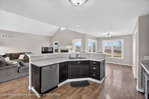 Kitchen - 860 Gaiser Rd, Owosso, MI 48867 photo 4 of 4