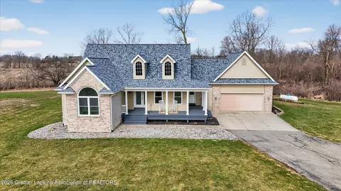 Exterior - 860 Gaiser Rd, Owosso, MI 48867 photo 9 of 12