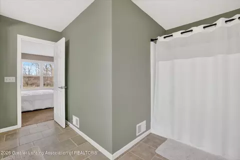 Entry Way - 860 Gaiser Rd, Owosso, MI 48867 photo 4 of 4