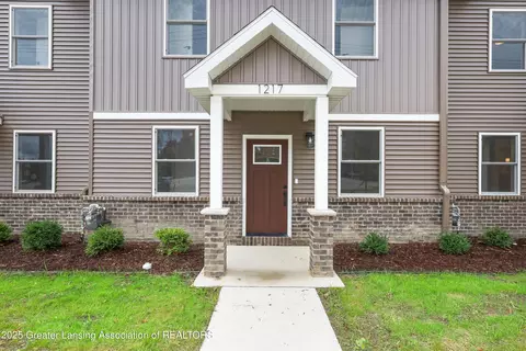 1217 W Saginaw St, Lansing, MI 48915