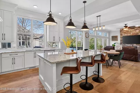 Kitchen - 16777 Cedarbrook Dr, Haslett, MI 48840 photo 5 of 7