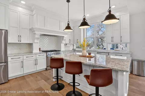Kitchen - 16777 Cedarbrook Dr, Haslett, MI 48840 photo 6 of 7