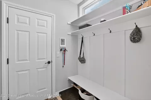 Entry Way - 16777 Cedarbrook Dr, Haslett, MI 48840 photo 4 of 5