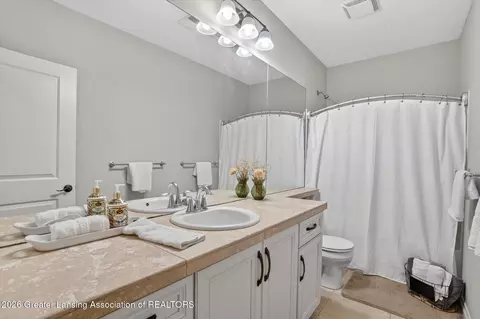 Bath - 16777 Cedarbrook Dr, Haslett, MI 48840 photo 4 of 4