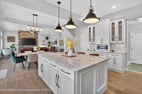 Kitchen - 16777 Cedarbrook Dr, Haslett, MI 48840 photo 7 of 7