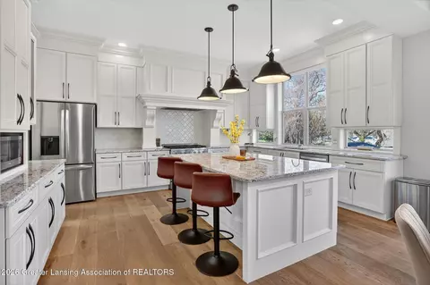 Kitchen - 16777 Cedarbrook Dr, Haslett, MI 48840 photo 1 of 7