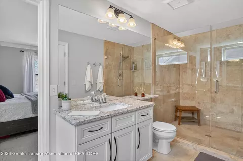Bath - 16777 Cedarbrook Dr, Haslett, MI 48840 photo 2 of 4