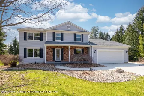 3529 E Hiawatha Dr, Okemos, MI 48864