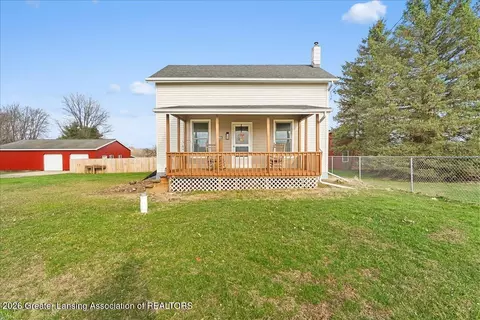 2304 N Chester Rd, Charlotte, MI 48813