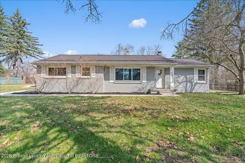 5350 Blue Haven Dr, East Lansing, MI 48823