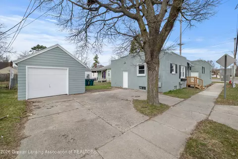 2718 E Grand River Ave, Lansing, MI 48912