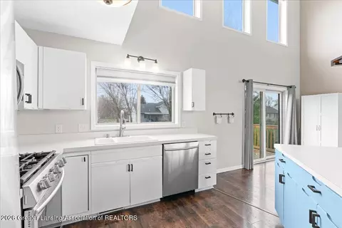 Kitchen - 12719 Ontonagon Dr, Dewitt, MI 48820 photo 2 of 3