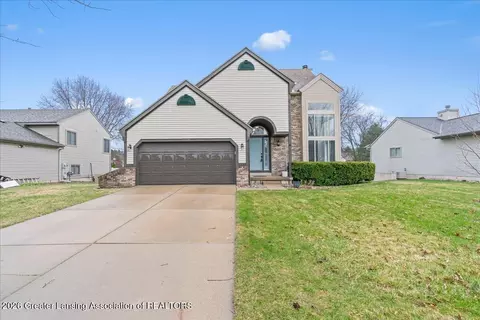 Exterior - 12719 Ontonagon Dr, Dewitt, MI 48820 photo 2 of 9