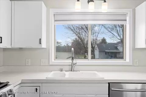 Kitchen - 12719 Ontonagon Dr, Dewitt, MI 48820 photo 3 of 3