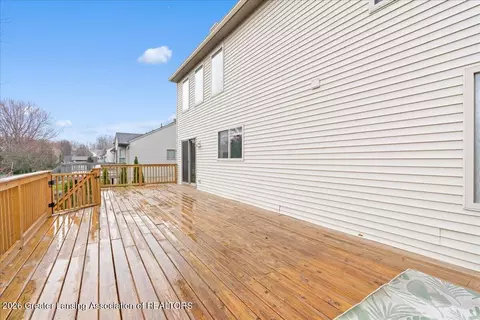 Exterior - 12719 Ontonagon Dr, Dewitt, MI 48820 photo 6 of 9