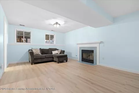 Living - 12719 Ontonagon Dr, Dewitt, MI 48820 photo 7 of 7
