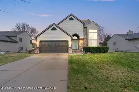 12719 Ontonagon Dr, Dewitt, MI 48820