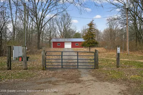 250 N Washington St, Perry, MI 48872