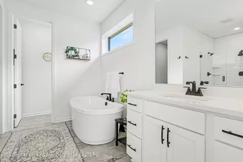 Bath - 4125 Harbour Cv, Lansing, MI 48911 photo 1 of 5