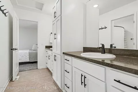 Bath - 4125 Harbour Cv, Lansing, MI 48911 photo 4 of 5