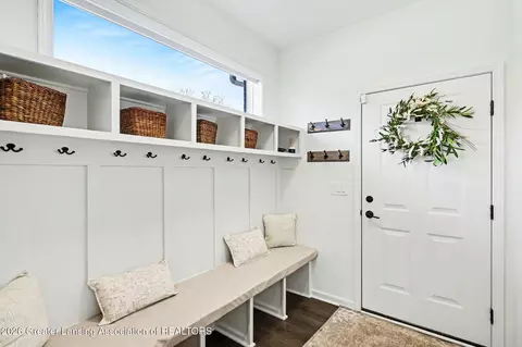 Entry Way - 4125 Harbour Cv, Lansing, MI 48911 photo 2 of 6