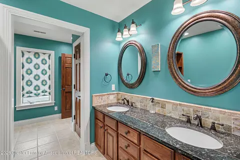 Bath - 6123 Cottage Dr, Haslett, MI 48840 photo 9 of 10