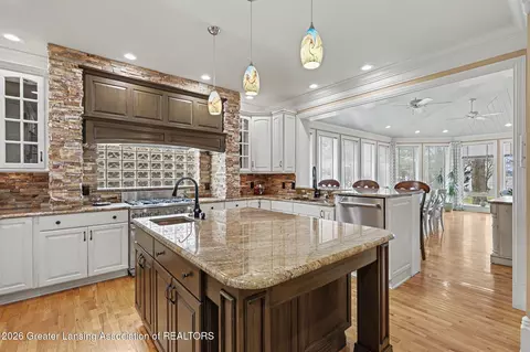 Kitchen - 6123 Cottage Dr, Haslett, MI 48840 photo 3 of 6
