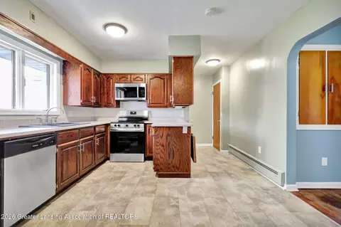 Entry Way - 12349 Broadbent Rd, Lansing, MI 48917 photo 1 of 4