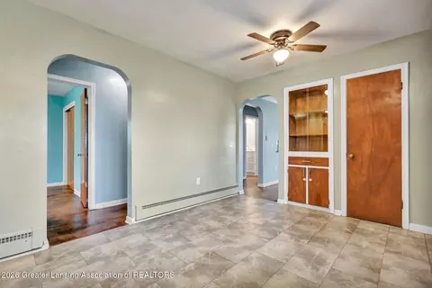 Entry Way - 12349 Broadbent Rd, Lansing, MI 48917 photo 4 of 4