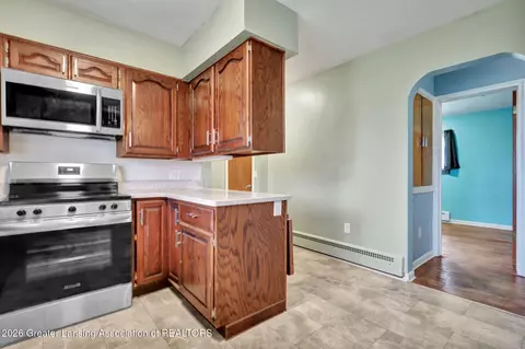 Entry Way - 12349 Broadbent Rd, Lansing, MI 48917 photo 2 of 4