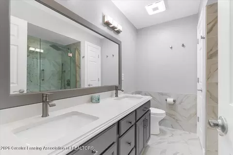 Bath - 2120 Walmar Dr, Lansing, MI 48917 photo 5 of 5