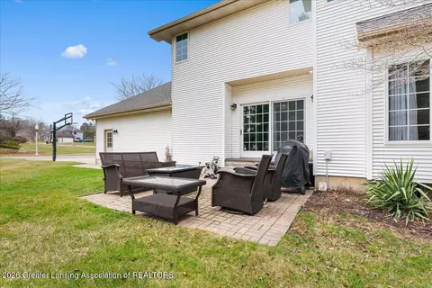 Exterior - 2120 Walmar Dr, Lansing, MI 48917 photo 4 of 5