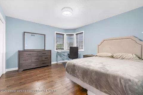 Bedroom - 2120 Walmar Dr, Lansing, MI 48917 photo 3 of 5