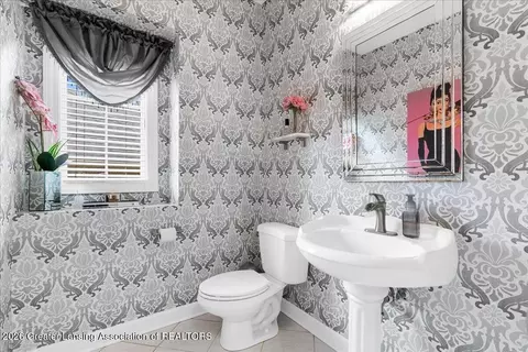 Bath - 2120 Walmar Dr, Lansing, MI 48917 photo 1 of 5