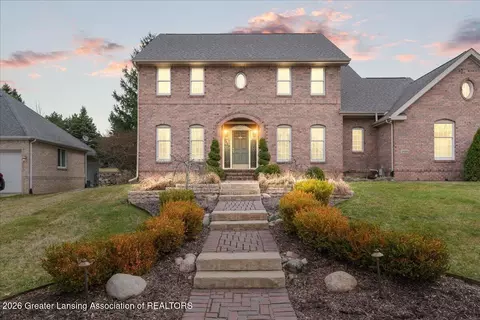 2120 Walmar Dr, Lansing, MI 48917