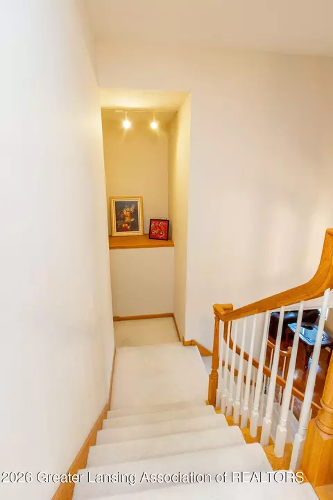 Entry Way - 5610 Silverleaf Ct, Haslett, MI 48840 photo 4 of 4